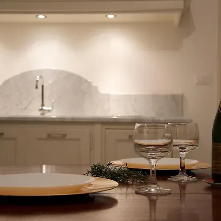 Sea View Apartment, 3 Bedrooms, Large Living 아파트 피옴비노