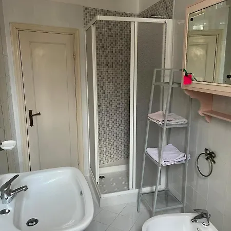 Sea View Apartment, 3 Bedrooms, Large Living *
