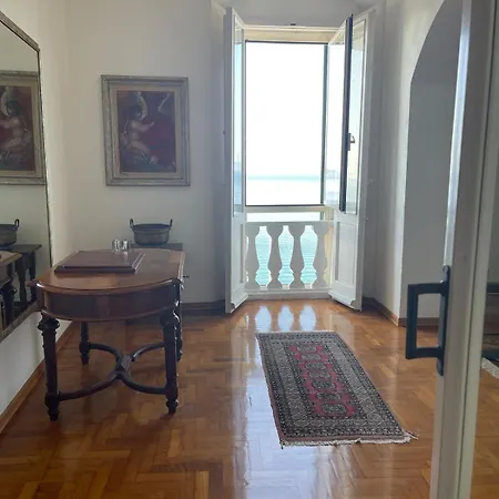 Sea View Apartment, 3 Bedrooms, Large Living * 피옴비노