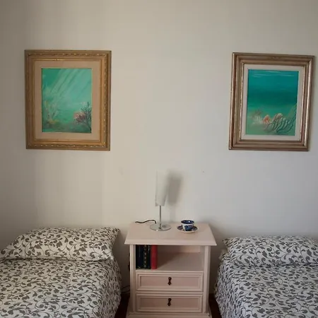 Sea View Apartment, 3 Bedrooms, Large Living