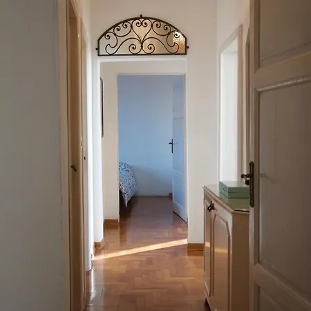 Sea View Apartment, 3 Bedrooms, Large Living