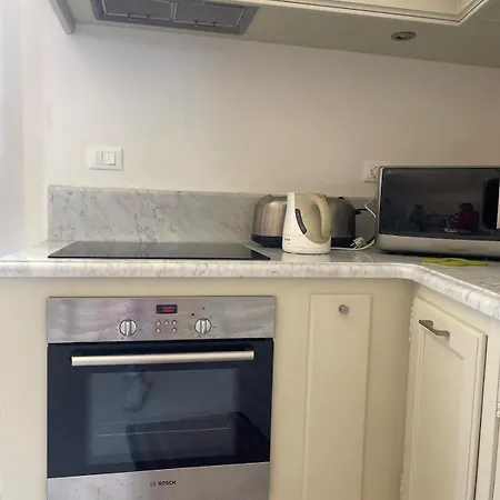 아파트 Sea View Apartment, 3 Bedrooms, Large Living 피옴비노